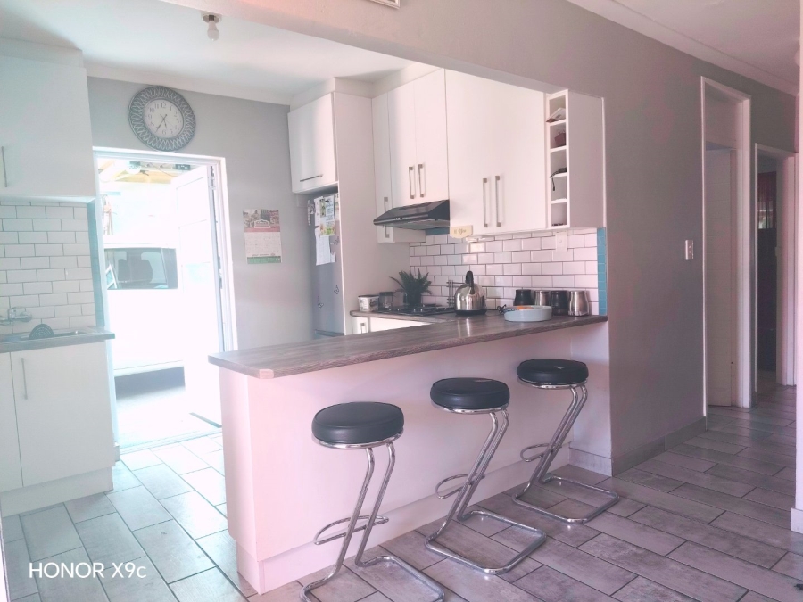 3 Bedroom Property for Sale in Silversands Western Cape